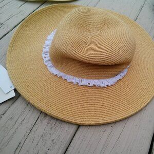 AUGUST HAT COMPANY NEW WITH TAGS